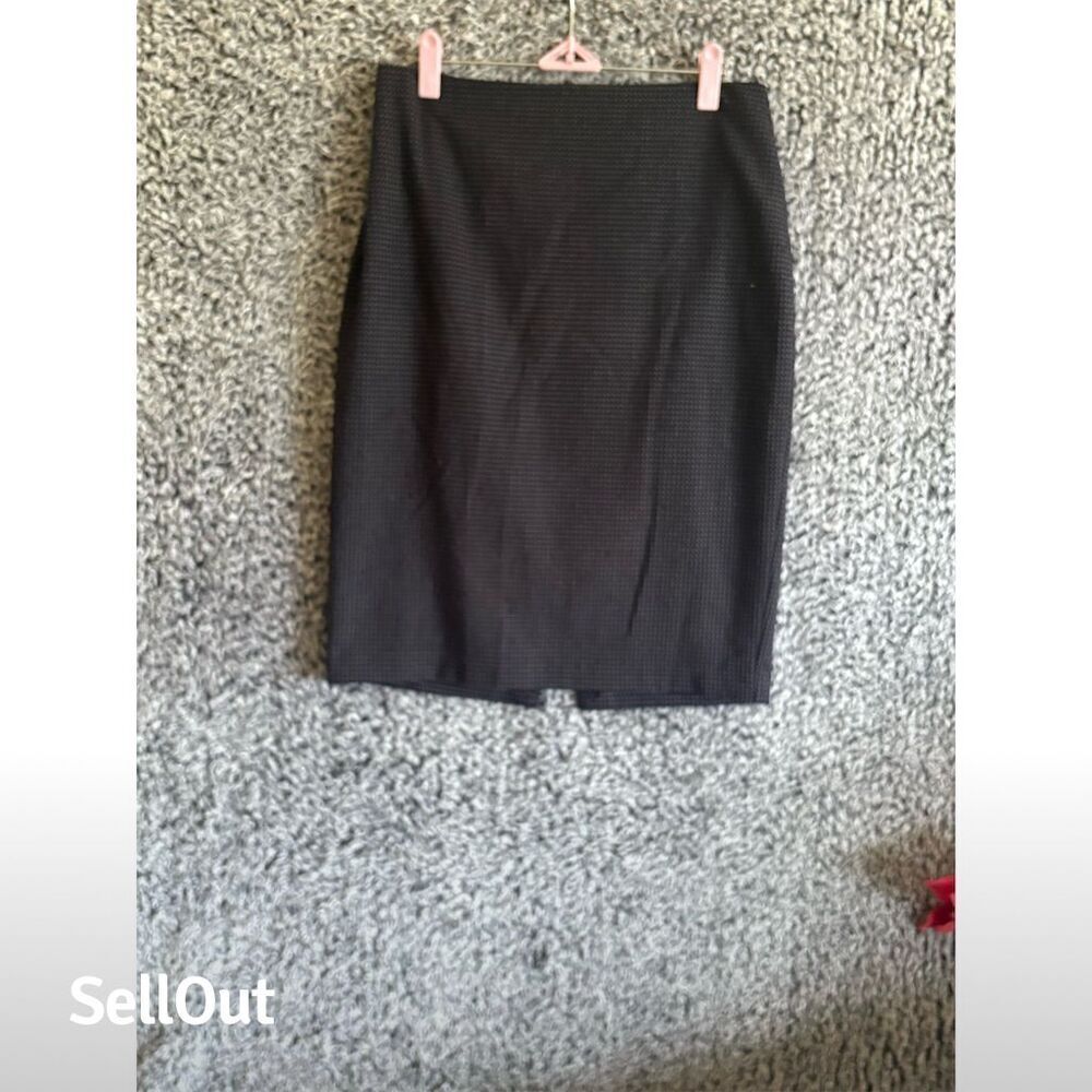 Croft & Barrow Women's Black Knee Length Pencil Skirt Size 8